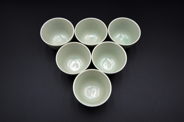 古玩陶瓷【鳳麟齋】豆青釉玉字底杯拍賣，當(dāng)前價(jià)格100元