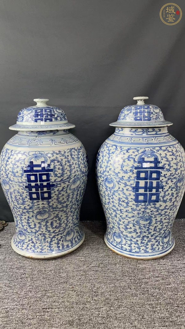 古玩陶瓷青花淡描花卉紋喜字罐真品鑒賞圖