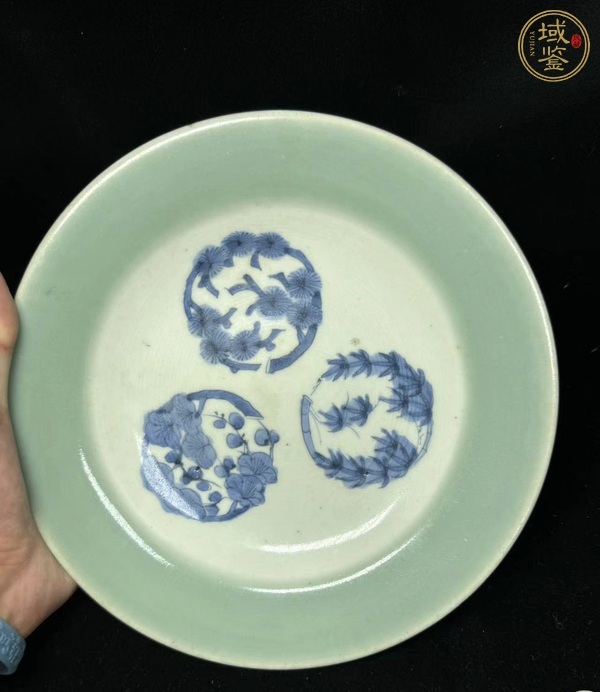 古玩陶瓷豆青釉青花盤真品鑒賞圖
