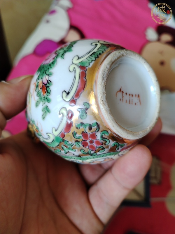 古玩陶瓷人物花鳥蝶紋廣彩雙象鼻耳尊真品鑒賞圖