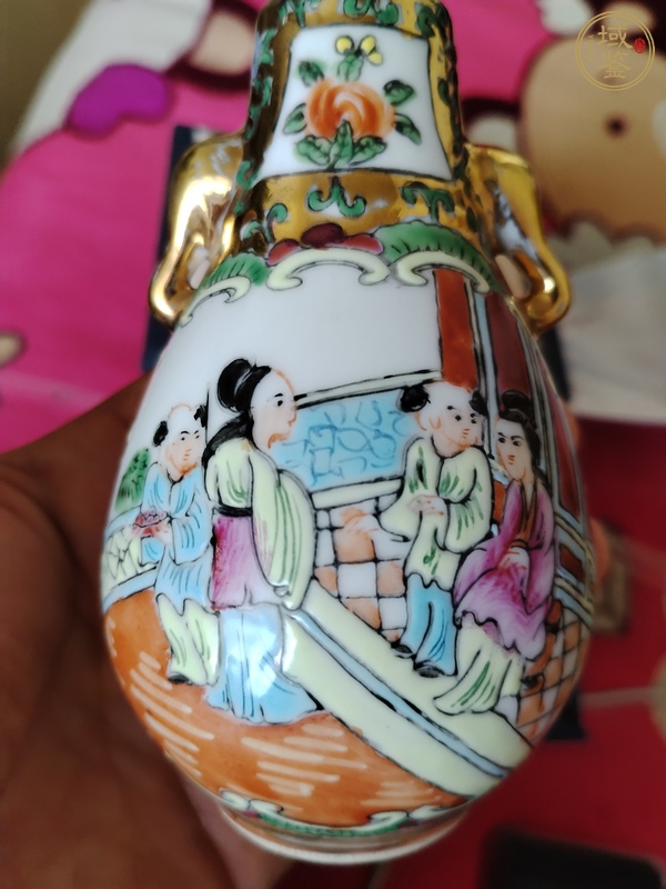 古玩陶瓷人物花鳥蝶紋廣彩雙象鼻耳尊真品鑒賞圖