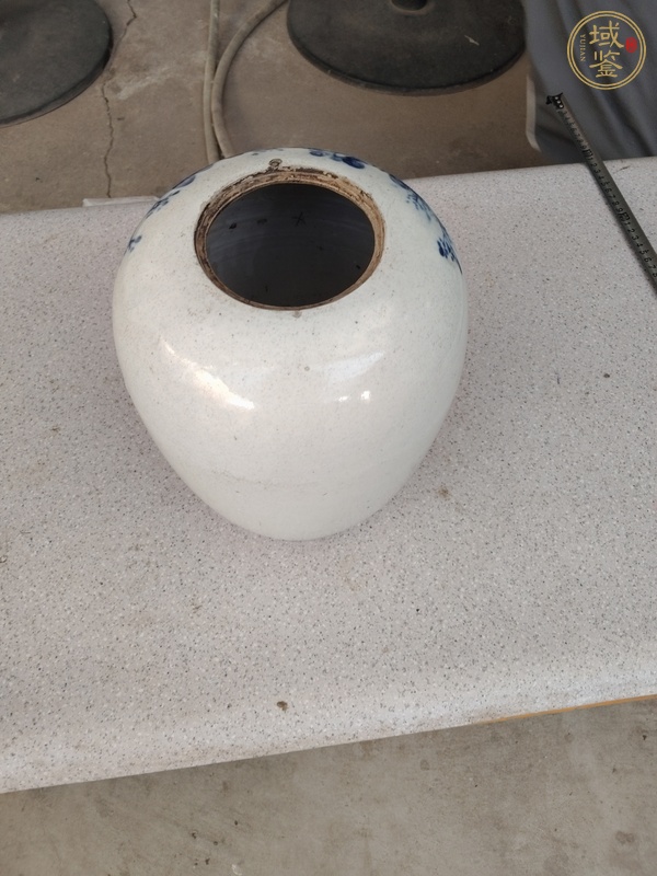 古玩陶瓷青花博古花卉紋冬瓜罐真品鑒賞圖