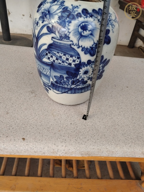 古玩陶瓷青花博古花卉紋冬瓜罐真品鑒賞圖