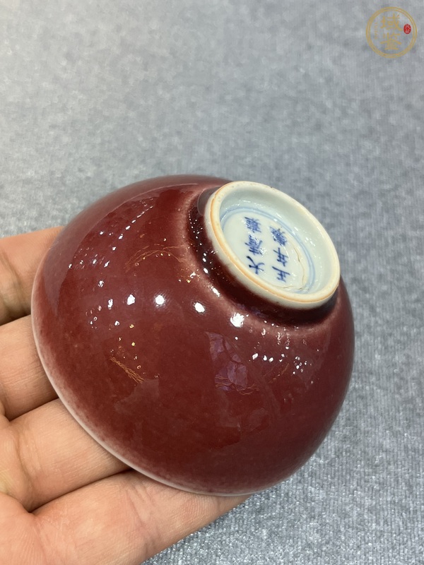 古玩陶瓷霽紅釉茶碗真品鑒賞圖