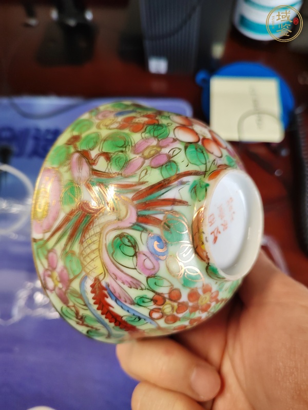 古玩陶瓷粉彩龍鳳紋茶碗真品鑒賞圖