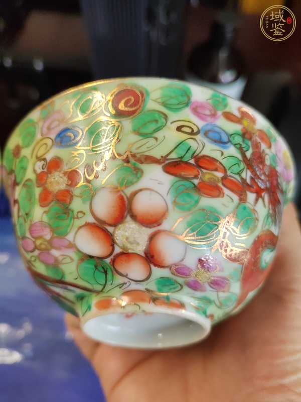 古玩陶瓷粉彩龍鳳紋茶碗真品鑒賞圖