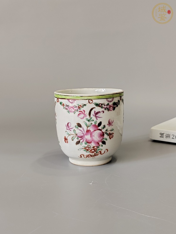 古玩陶瓷粉彩花卉紋把杯真品鑒賞圖