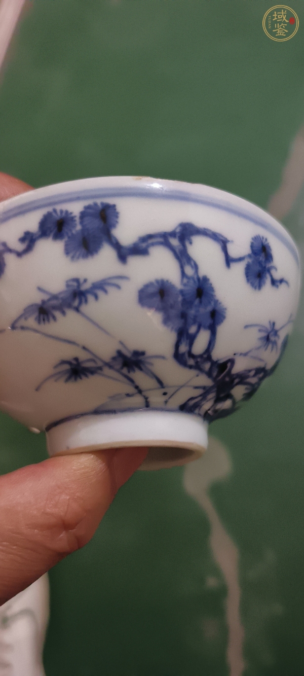古玩花卉紋青花小碗真品鑒賞圖