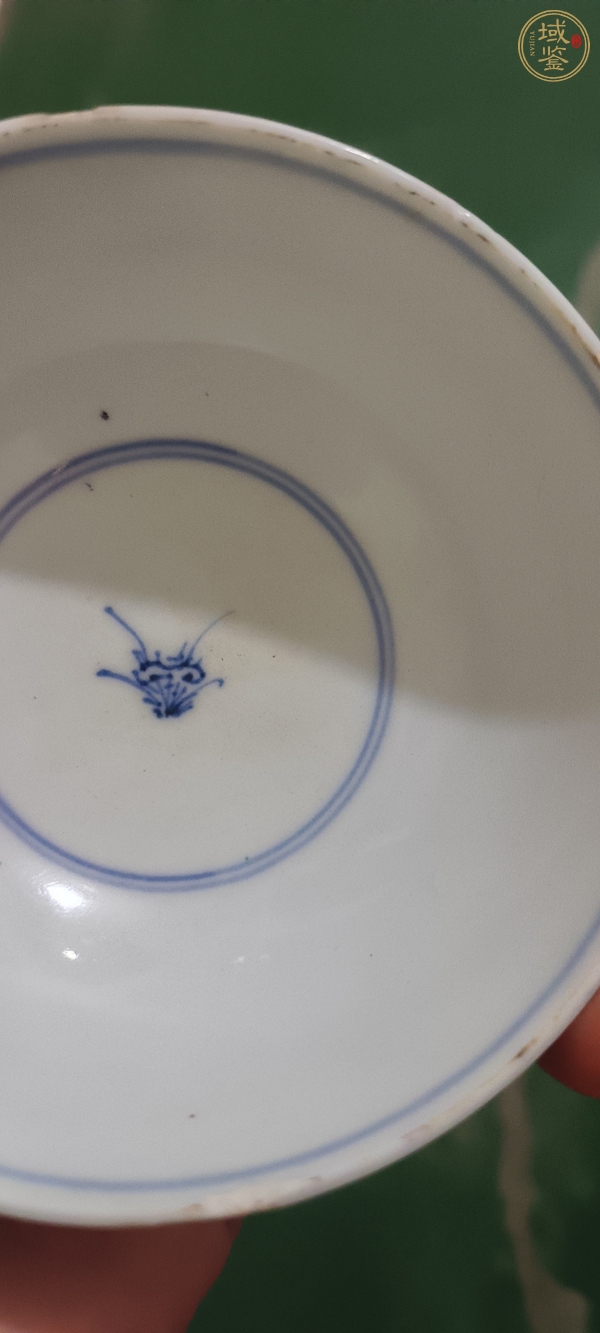 古玩陶瓷花卉紋青花小碗真品鑒賞圖