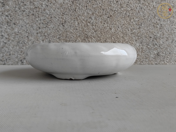 古玩陶瓷白釉水洗真品鑒賞圖