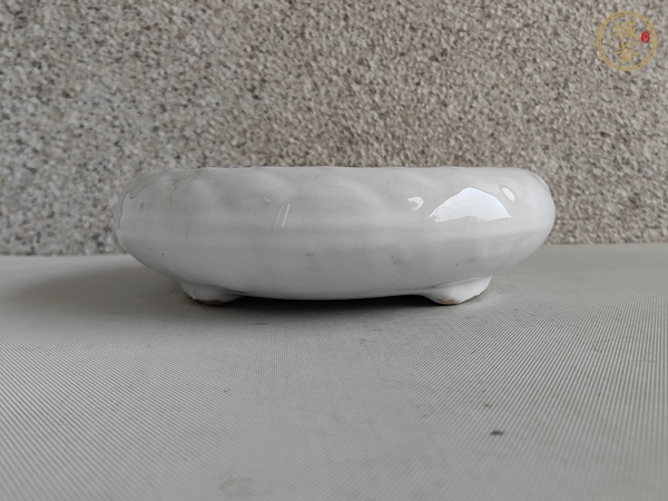 古玩陶瓷白釉水洗真品鑒賞圖