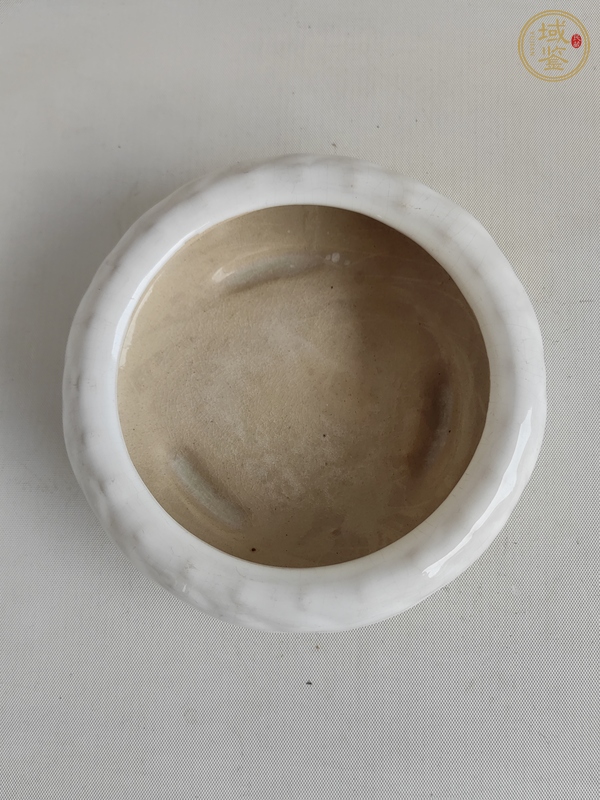 古玩陶瓷白釉水洗真品鑒賞圖