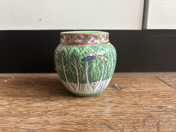 古玩陶瓷萊菔蝶紋廣彩罐拍賣，當(dāng)前價(jià)格140元