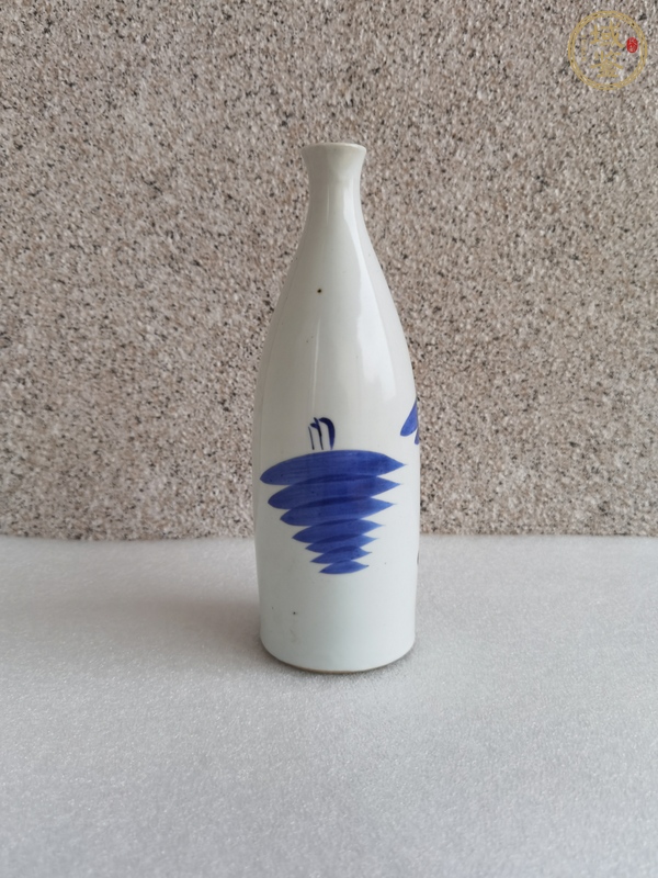 古玩陶瓷山水紋青花瓶真品鑒賞圖