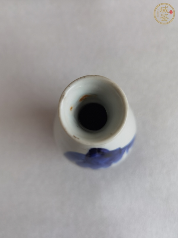 古玩陶瓷山水紋青花瓶真品鑒賞圖
