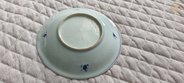 古玩陶瓷山水紋青花盤真品鑒賞圖