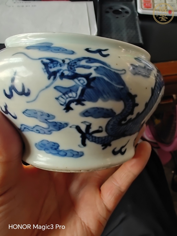 古玩陶瓷龍紋青花馬蹄尊真品鑒賞圖