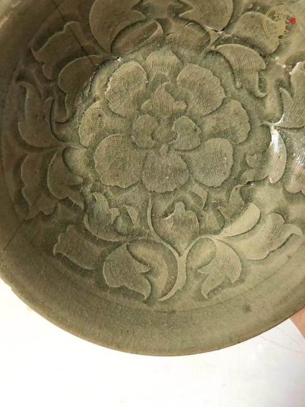 古玩陶瓷耀州窯青釉刻花盤真品鑒賞圖