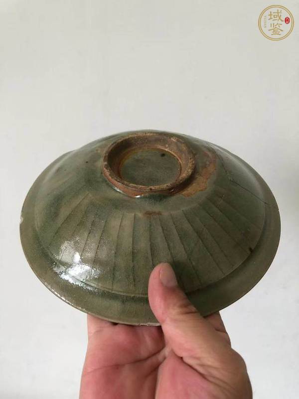 古玩陶瓷耀州窯青釉刻花盤真品鑒賞圖