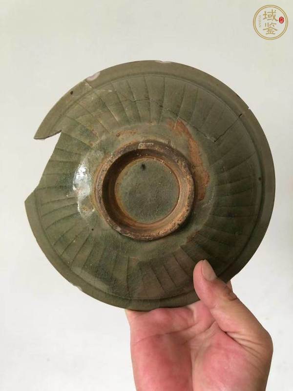 古玩陶瓷耀州窯青釉刻花盤真品鑒賞圖