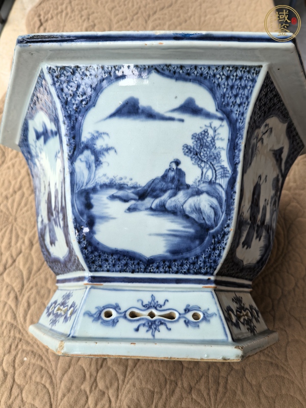 古玩陶瓷人物紋青花花盆真品鑒賞圖
