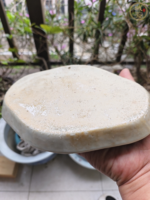 古玩陶瓷乾隆青花海棠型茶盤真品鑒賞圖