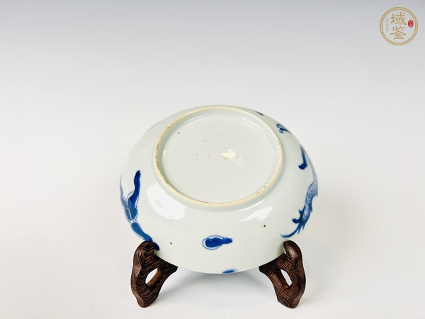 古玩陶瓷清早期·青花過墻龍紋盤真品鑒賞圖