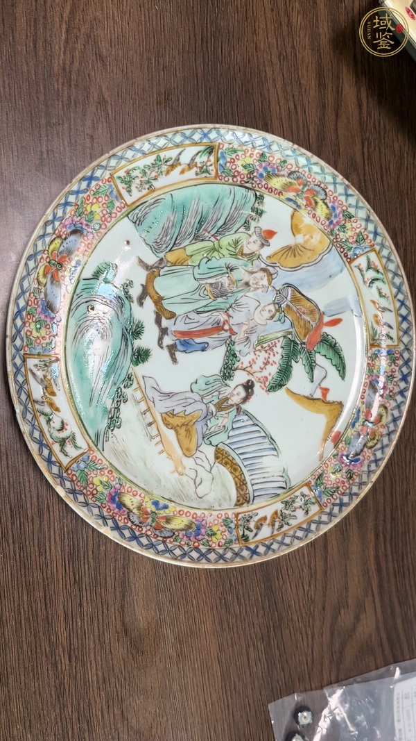 古玩陶瓷清晚期 廣彩人物紋折沿盤真品鑒賞圖