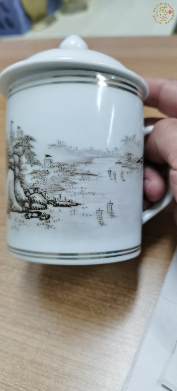 古玩陶瓷墨彩山水紋把杯真品鑒賞圖