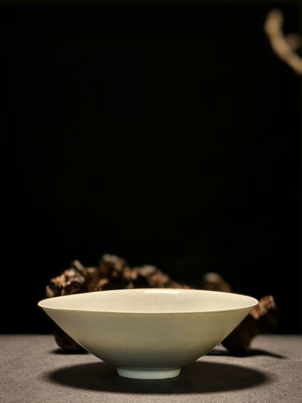 古玩陶瓷館藏級(jí)精品南宋湖田窯青白釉娃娃碗拍賣，當(dāng)前價(jià)格17000元