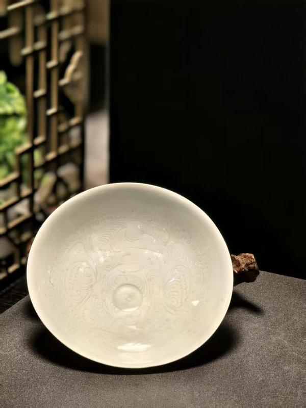 古玩陶瓷館藏級(jí)精品南宋湖田窯青白釉娃娃碗拍賣，當(dāng)前價(jià)格17000元