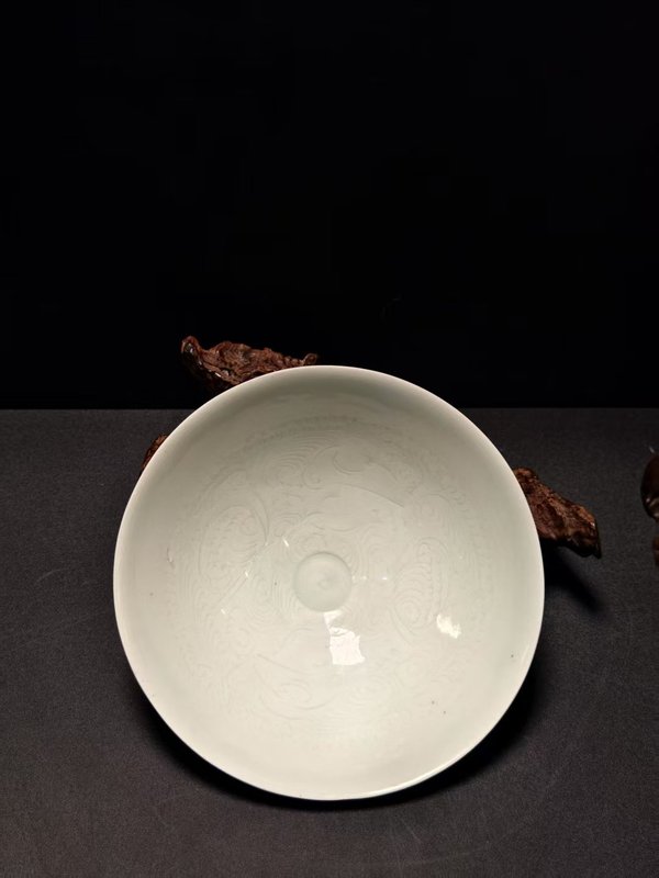 古玩轉(zhuǎn)賣(mài)館藏級(jí)精品南宋湖田窯青白釉娃娃碗拍賣(mài)，當(dāng)前價(jià)格800元