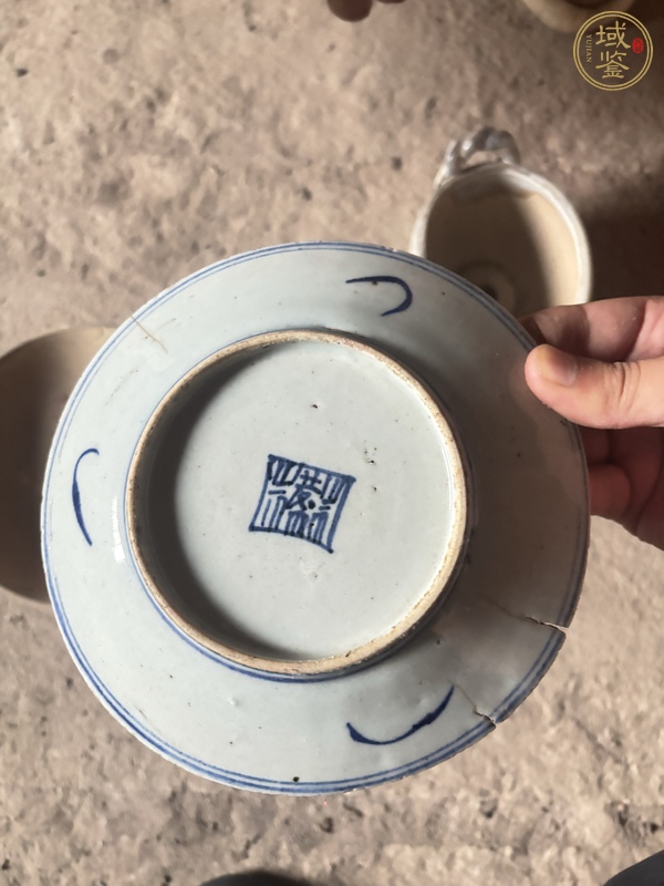 古玩陶瓷青花盤真品鑒賞圖