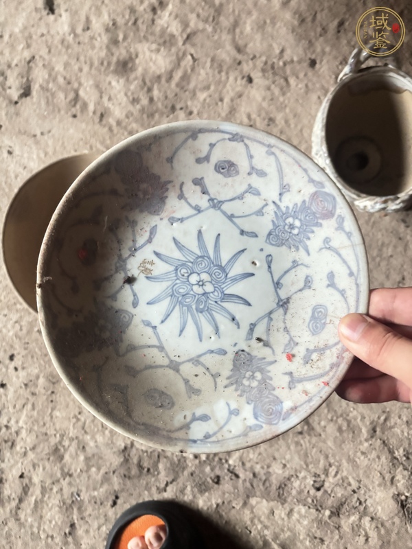 古玩陶瓷青花盤真品鑒賞圖