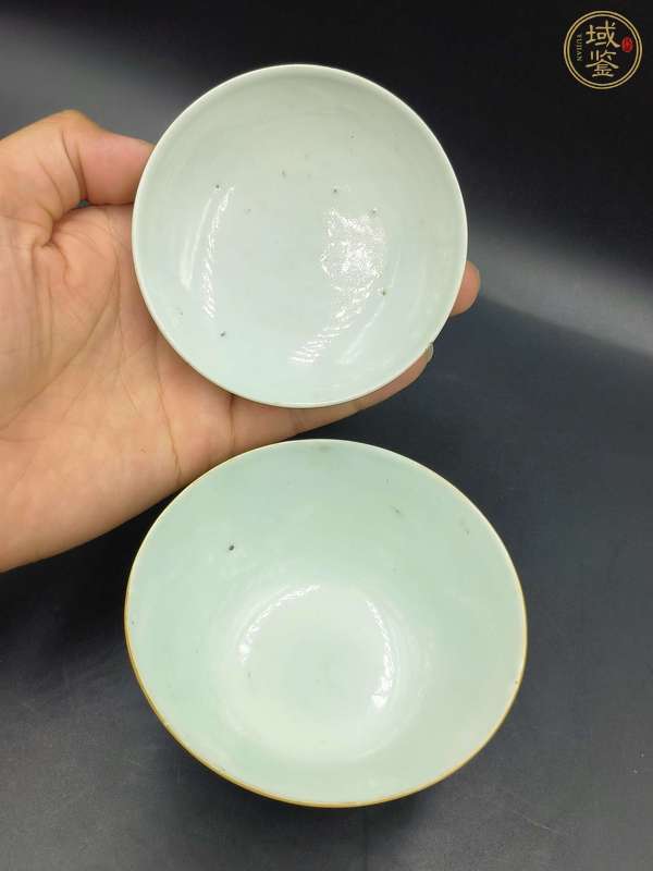 古玩陶瓷蟲草紋粉彩蓋碗真品鑒賞圖