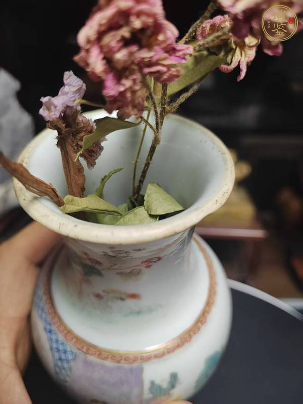 古玩陶瓷粉彩故事人物瓶真品鑒賞圖