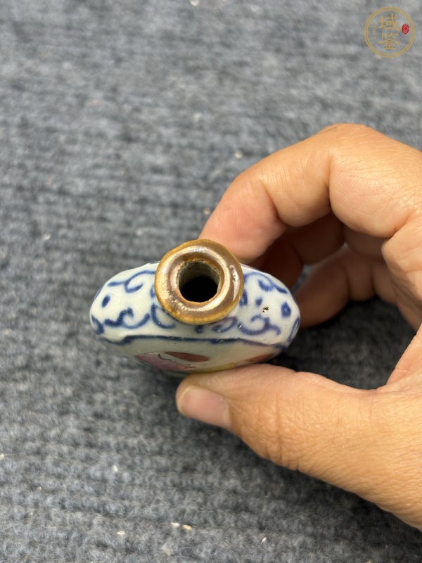 古玩陶瓷青花粉彩鼻煙壺真品鑒賞圖