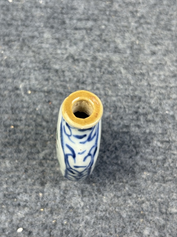 古玩陶瓷青花粉彩花卉紋鼻煙壺拍賣，當(dāng)前價(jià)格426元