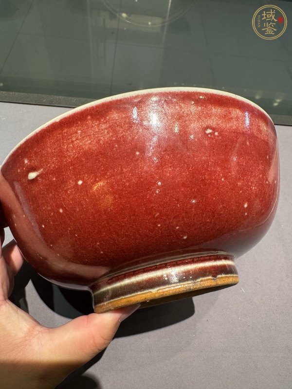 古玩陶瓷紅釉碗真品鑒賞圖