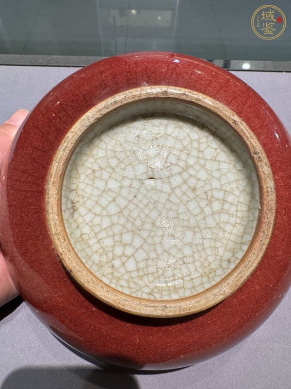 古玩陶瓷紅釉碗真品鑒賞圖