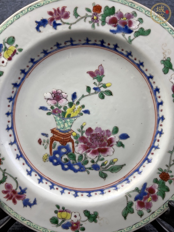古玩陶瓷粉彩花卉紋盤真品鑒賞圖