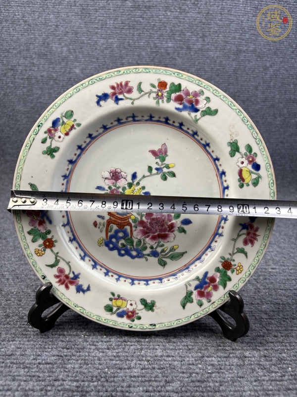 古玩陶瓷粉彩花卉紋盤真品鑒賞圖
