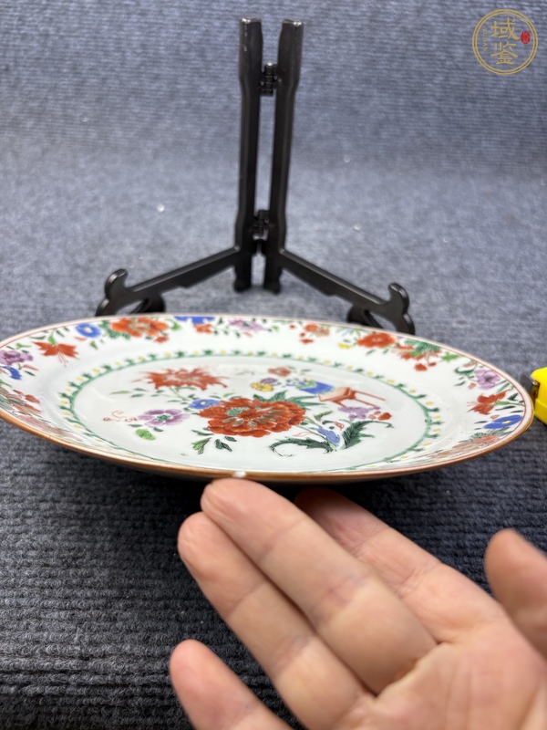 古玩陶瓷粉彩花卉紋盤真品鑒賞圖
