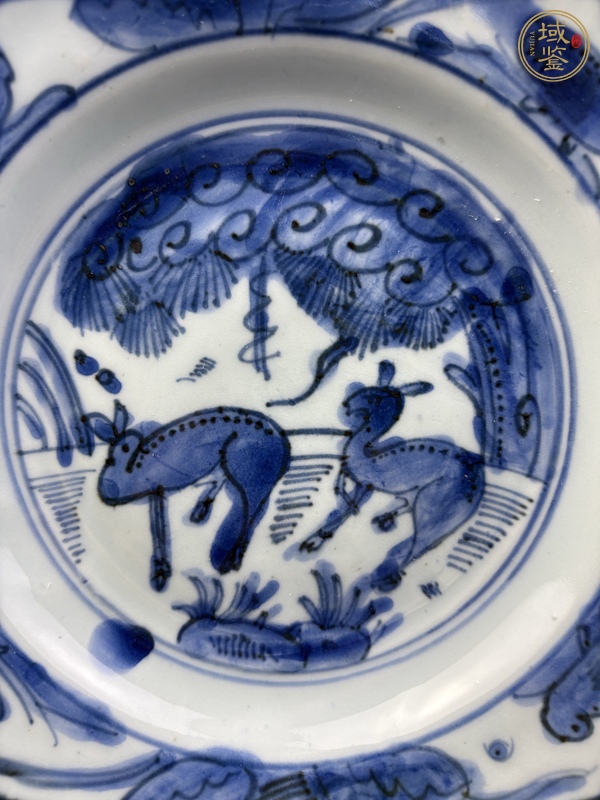 古玩陶瓷青花雙鹿紋盤真品鑒賞圖