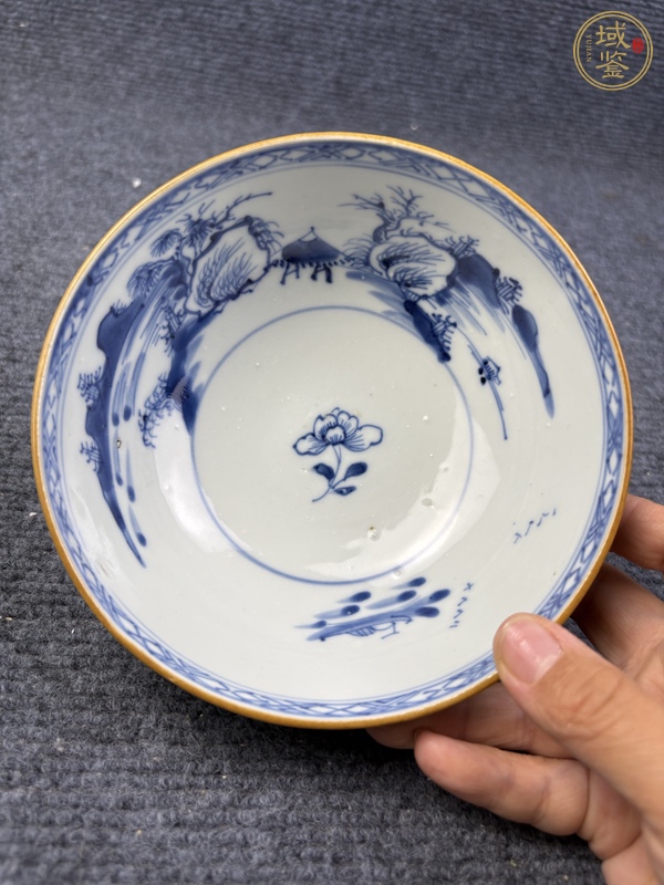 古玩陶瓷外紫金釉內(nèi)青花山水紋碗真品鑒賞圖