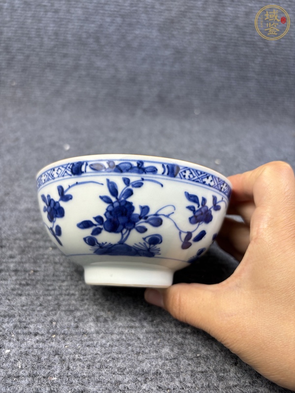 古玩陶瓷青花花卉紋碗真品鑒賞圖