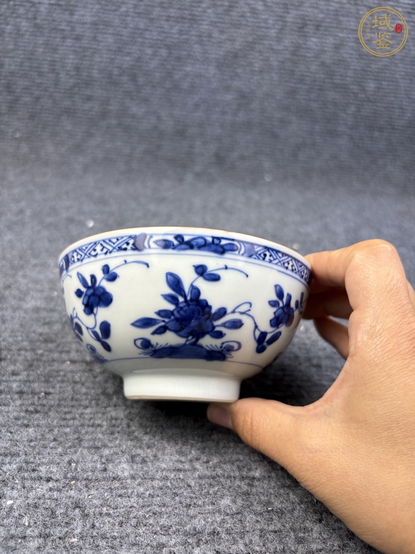 古玩陶瓷青花花卉紋碗真品鑒賞圖