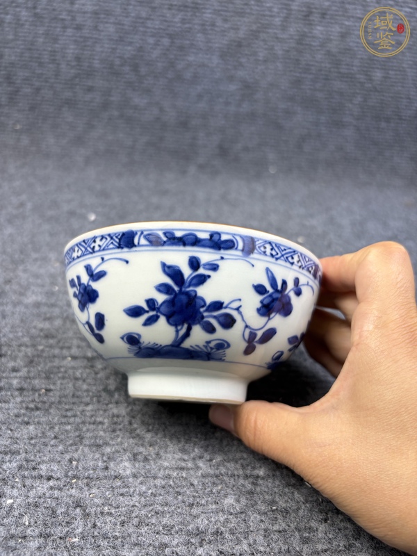 古玩陶瓷青花花卉紋碗真品鑒賞圖