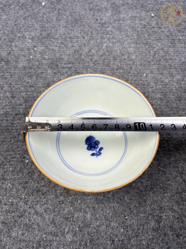古玩陶瓷青花花卉紋碗真品鑒賞圖