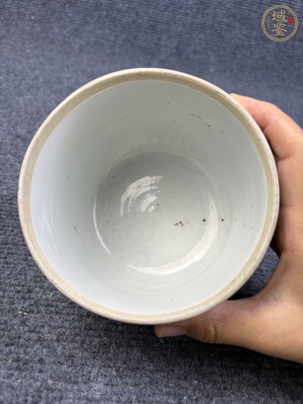 古玩陶瓷紫金釉開(kāi)窗粉彩花卉紋缸真品鑒賞圖